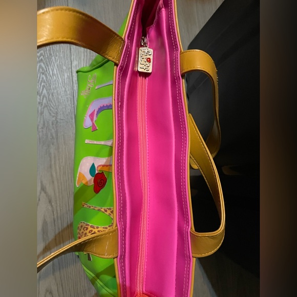 Fluff Green Tote with Artistic Shoe Design - Picture 4 of 4